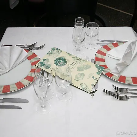 ホテル Sure By Western Centre 4*