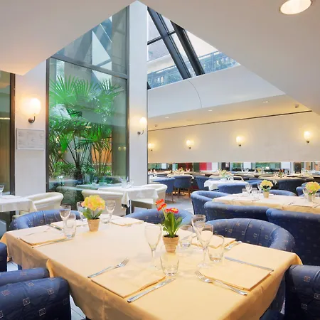 Sure By Western Centre מלון