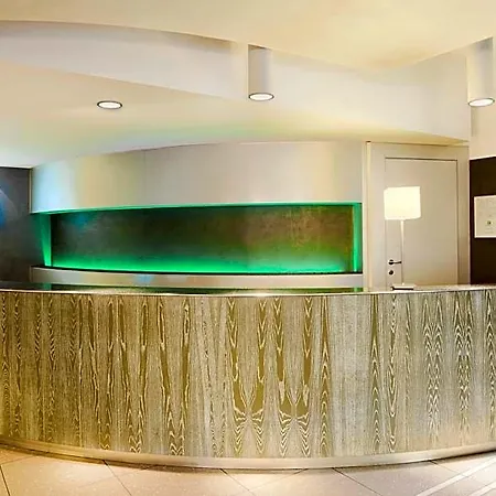 Sure By Western Centre Turín