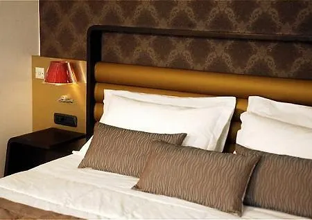 Sure By Western Centre 4* טורינו