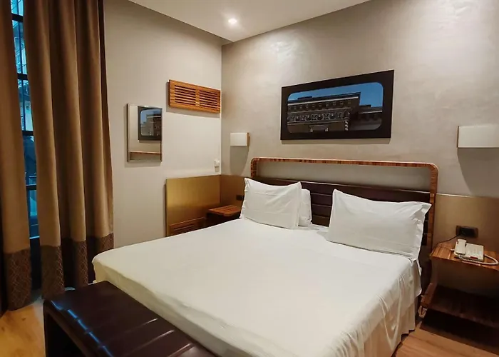 Sure By Western Centre Отель 4*