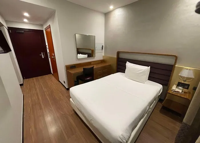 Sure By Western Centre 4*