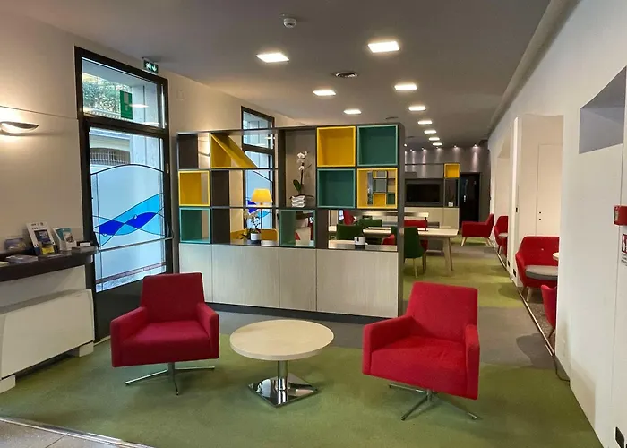 Sure By Western Centre Отель