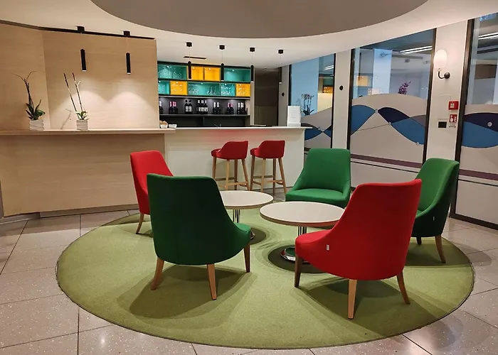 Sure By Western Centre Отель