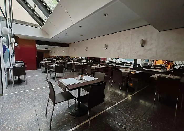 Sure By Western Centre 4* Турин