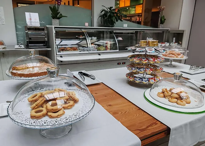 Sure By Western Centre Турин