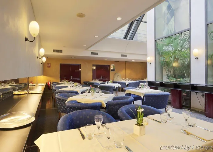 Отель Sure By Western Centre