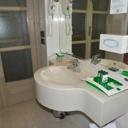 Szálloda Sure By Western Centre 4*