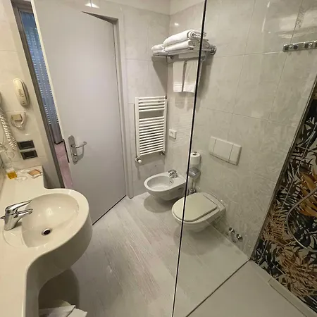 Szálloda Sure By Western Centre 4*