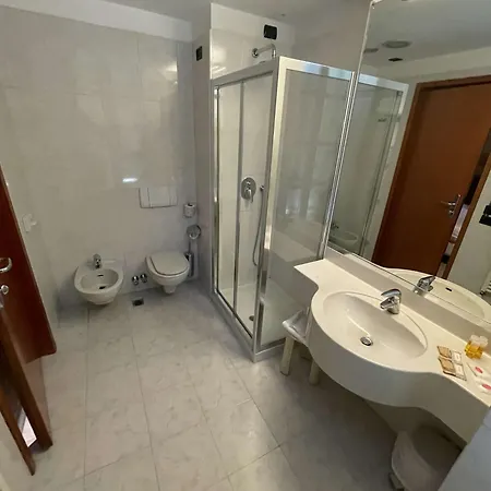 Sure By Western Centre 4*