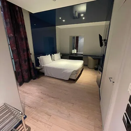 Sure By Western Centre 4* Turin